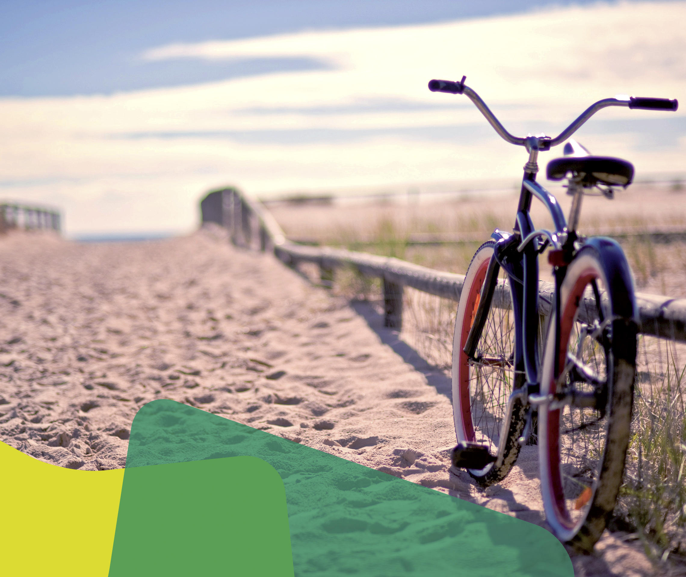 MS un d ich: Ein nostalgisches Fahrrad steht an einem Sandweg zum Strand